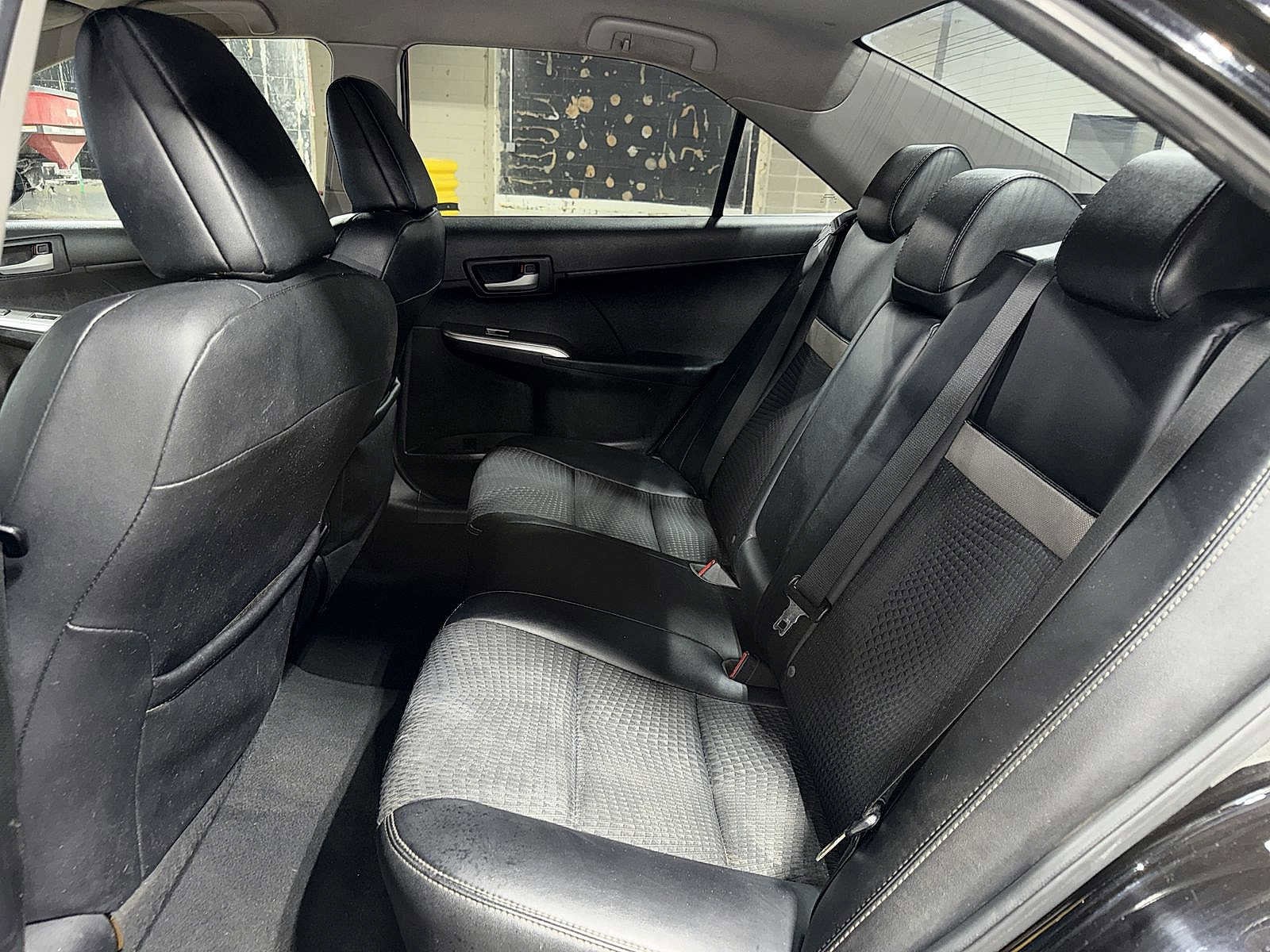 Thumbnail: 2012 Toyota Camry - 16