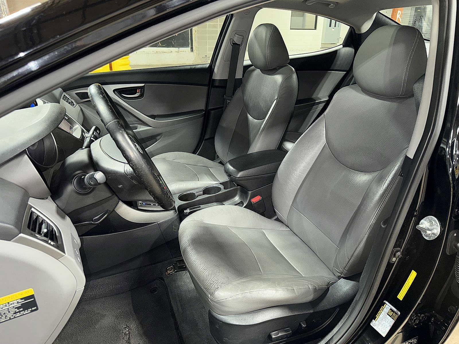 Thumbnail: 2013 Hyundai Elantra - 14