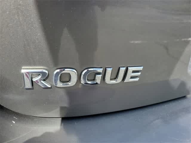 2012 Nissan Rogue S 28