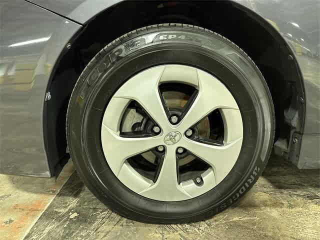 2013 Toyota Prius Two 10