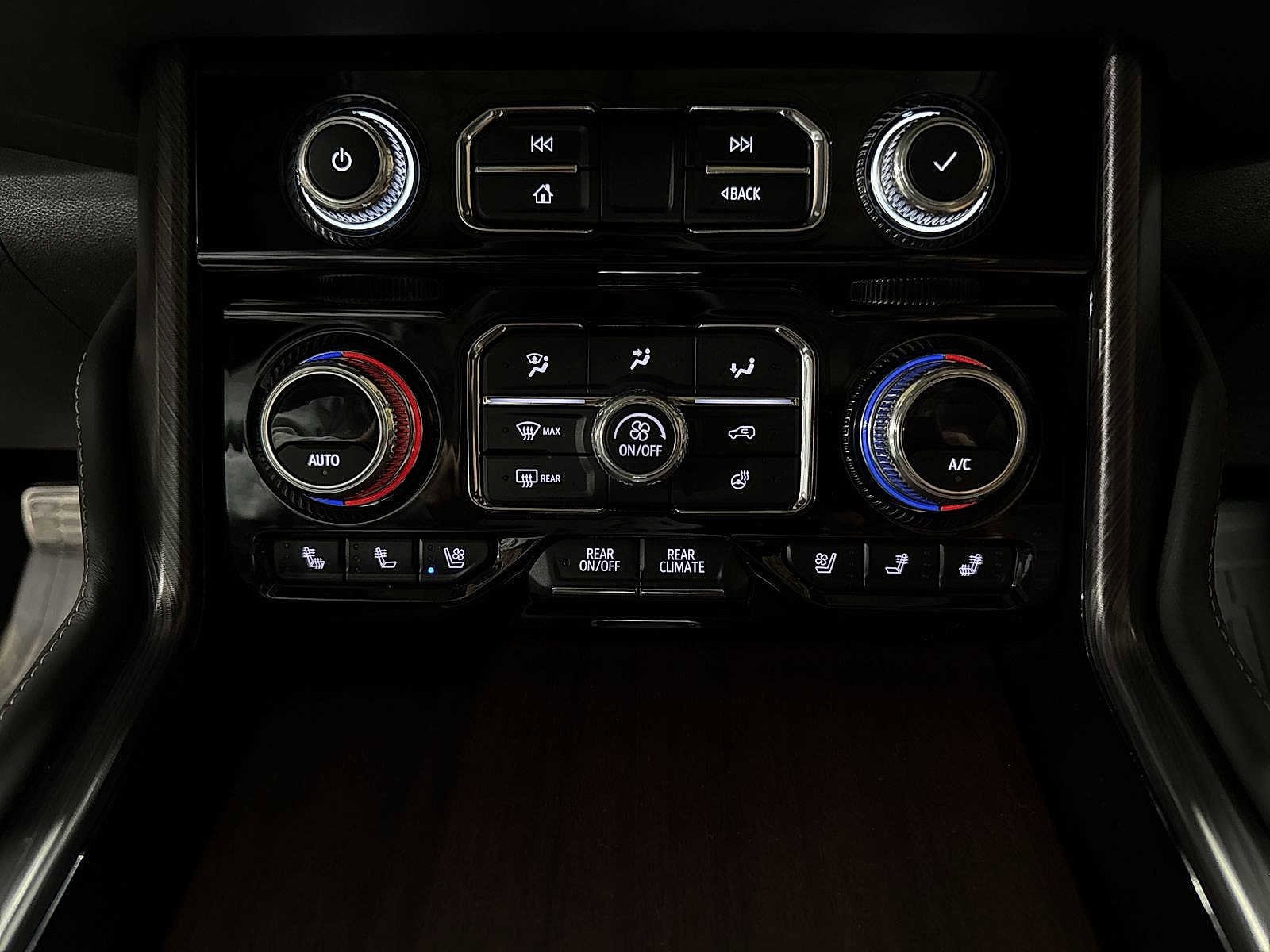 Thumbnail: 2023 GMC Yukon XL - 20