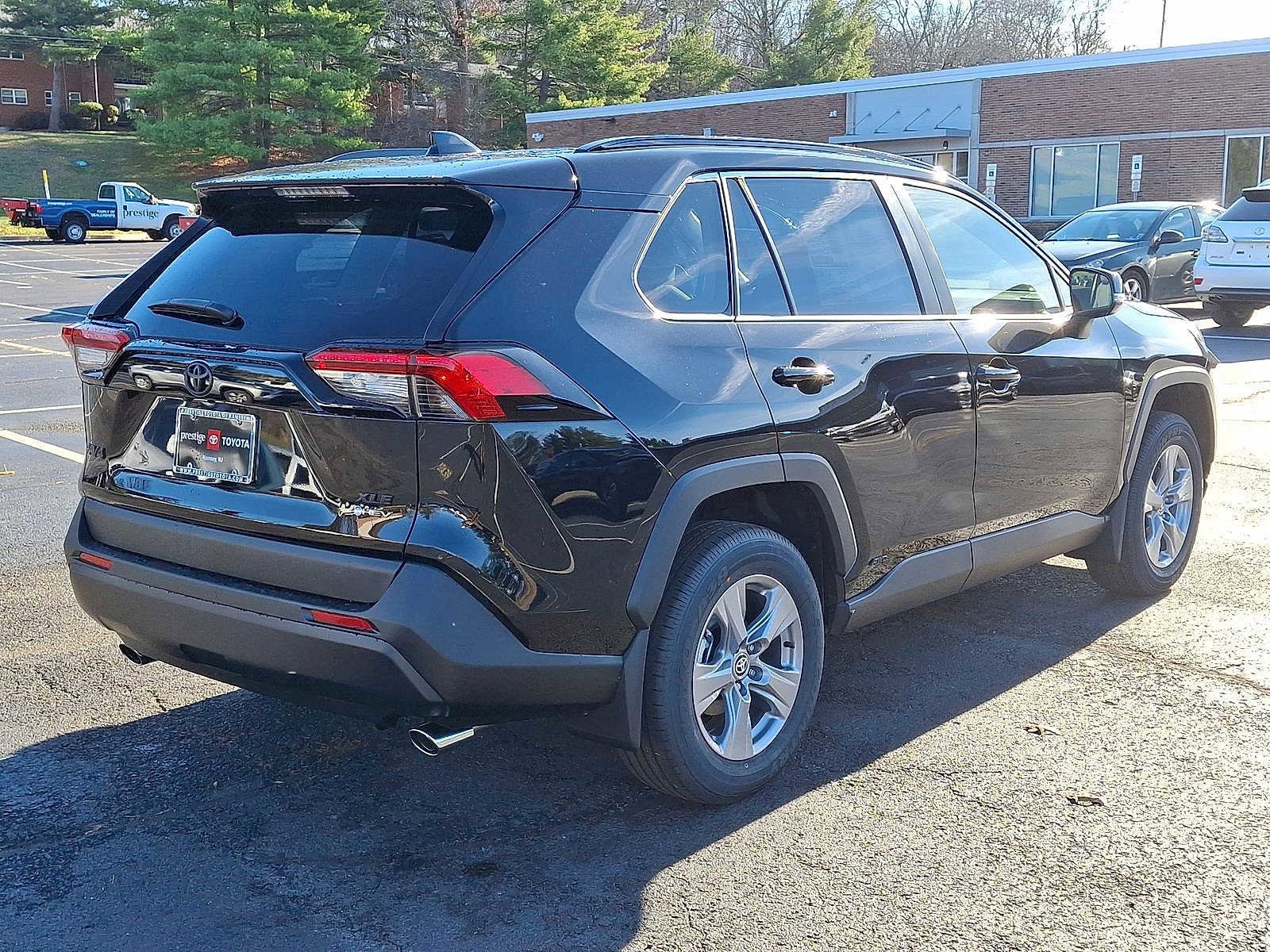 Thumbnail: 2025 Toyota RAV4 - 12