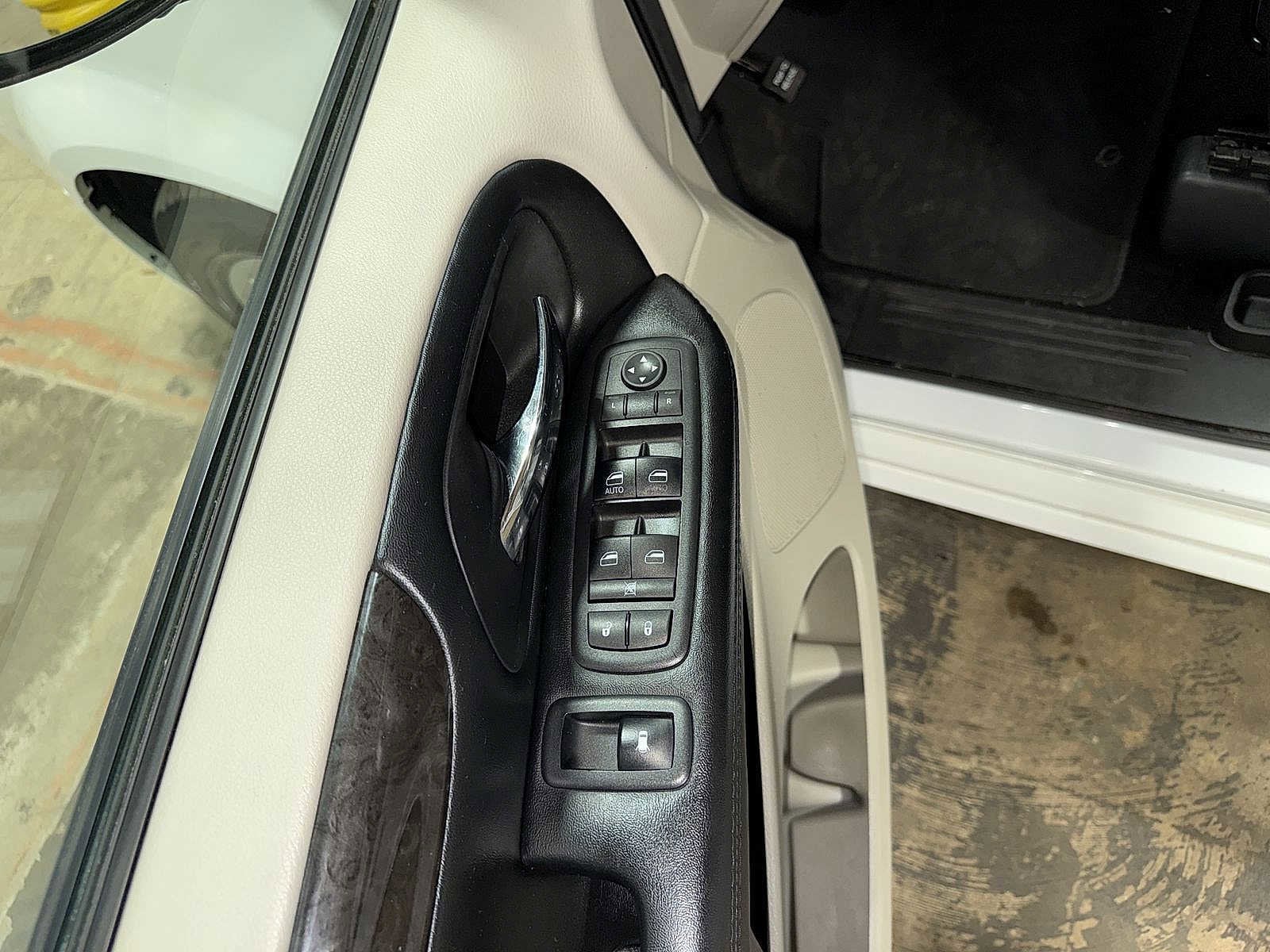 Thumbnail: 2019 Dodge Grand Caravan - 22