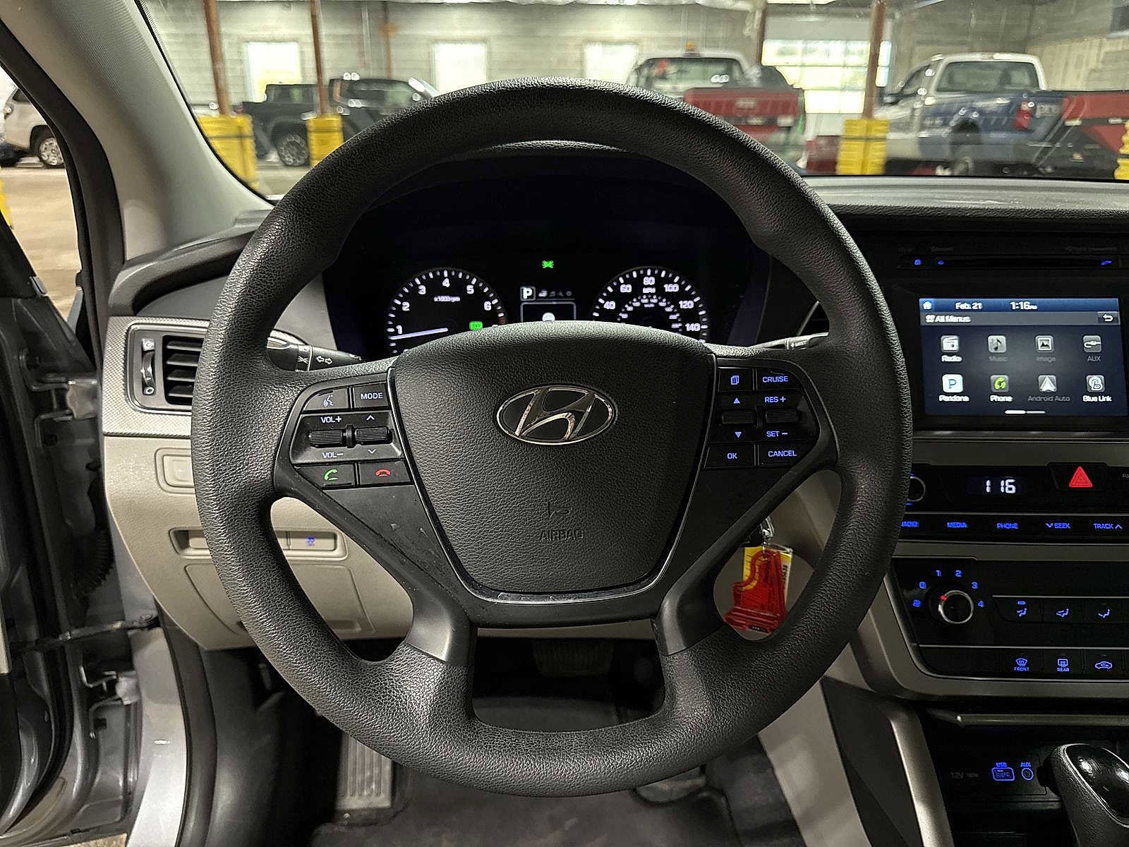 Thumbnail: 2016 Hyundai Sonata - 18