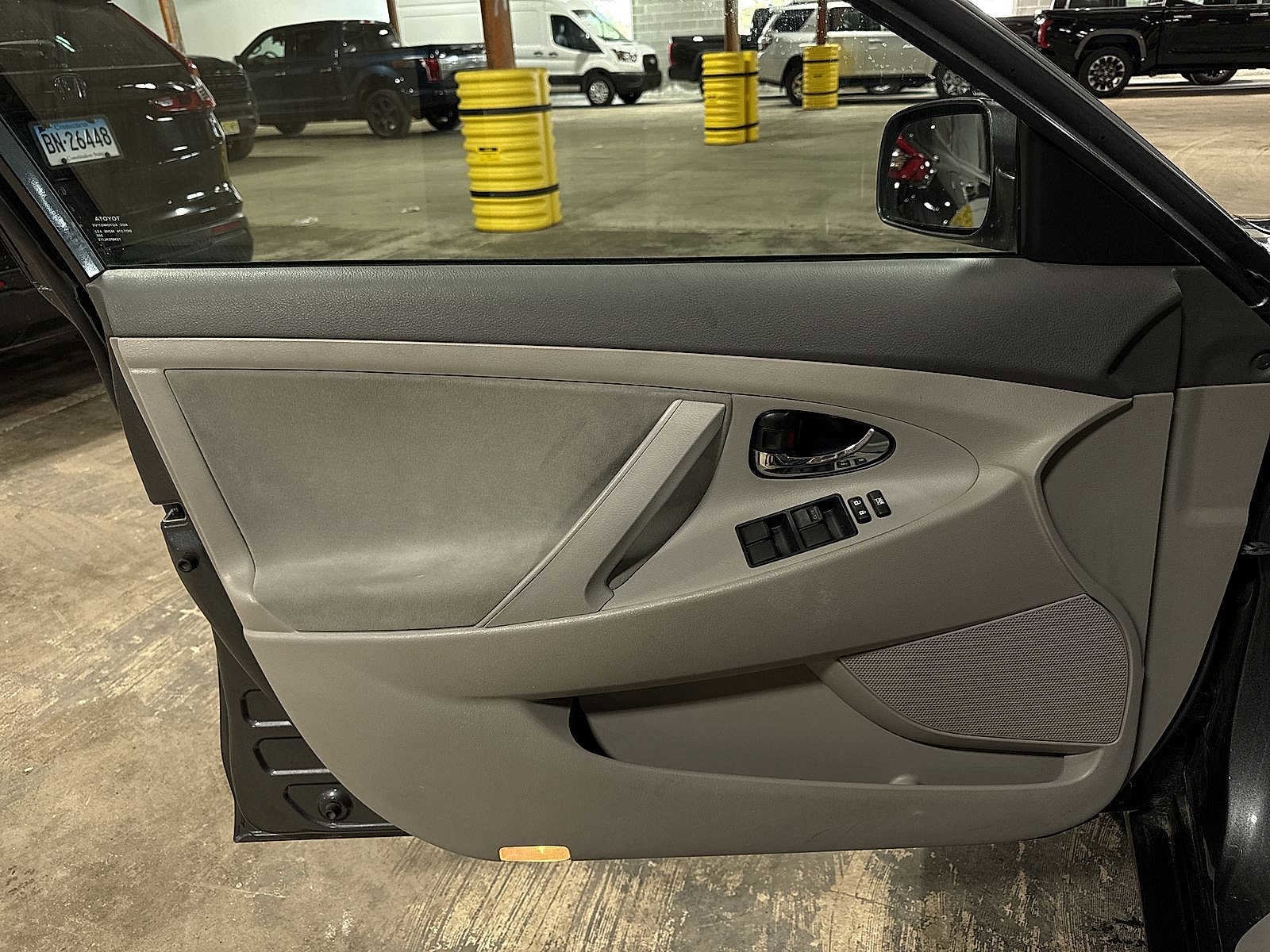 Thumbnail: 2009 Toyota Camry - 28