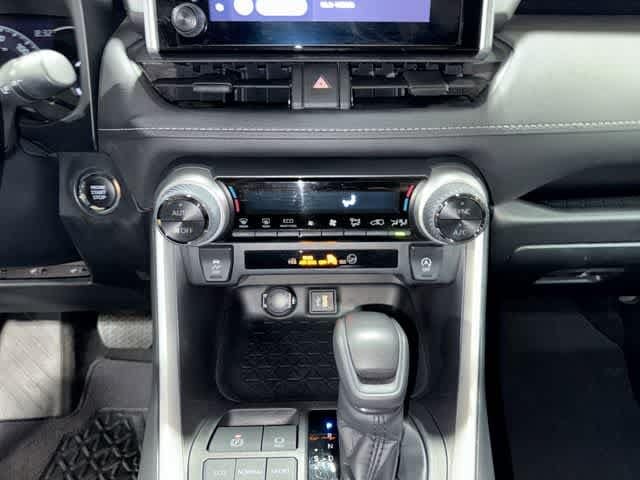 Thumbnail: 2023 Toyota RAV4 - 21