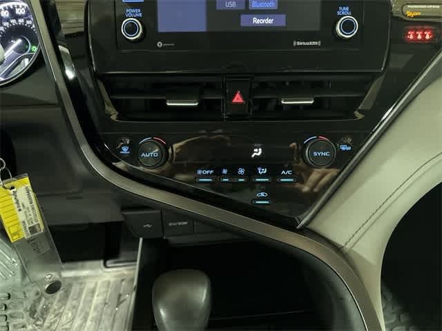 2022 Toyota Camry SE 21