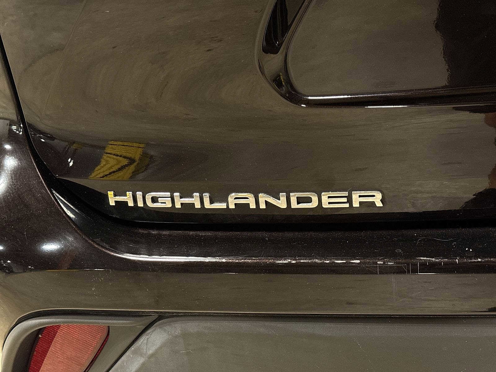 Thumbnail: 2022 Toyota Highlander - 25