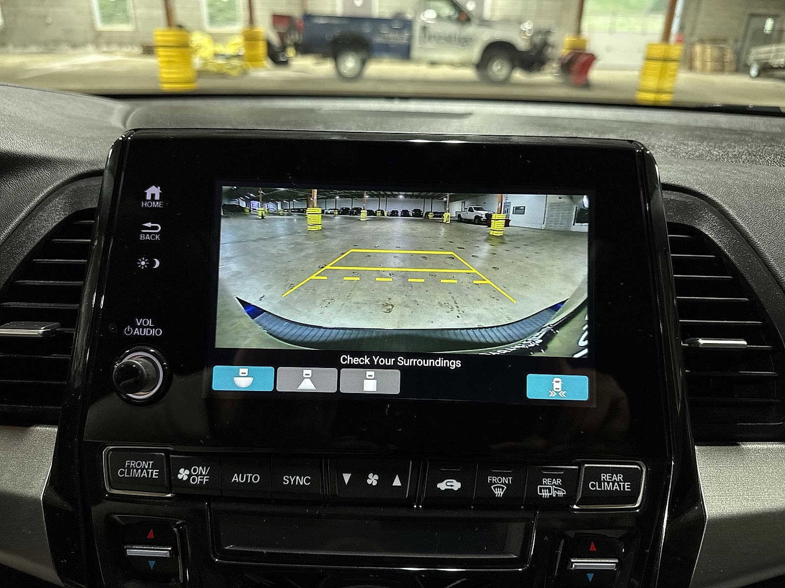 Thumbnail: 2023 Honda Odyssey - 26