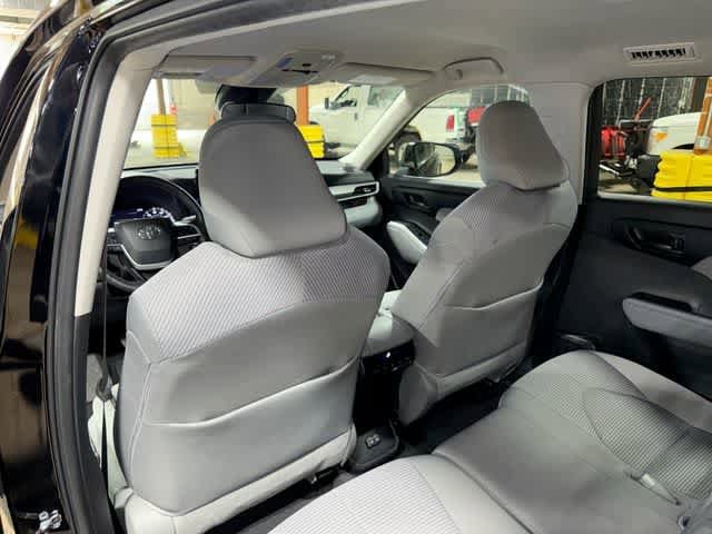 Thumbnail: 2024 Toyota Highlander - 28