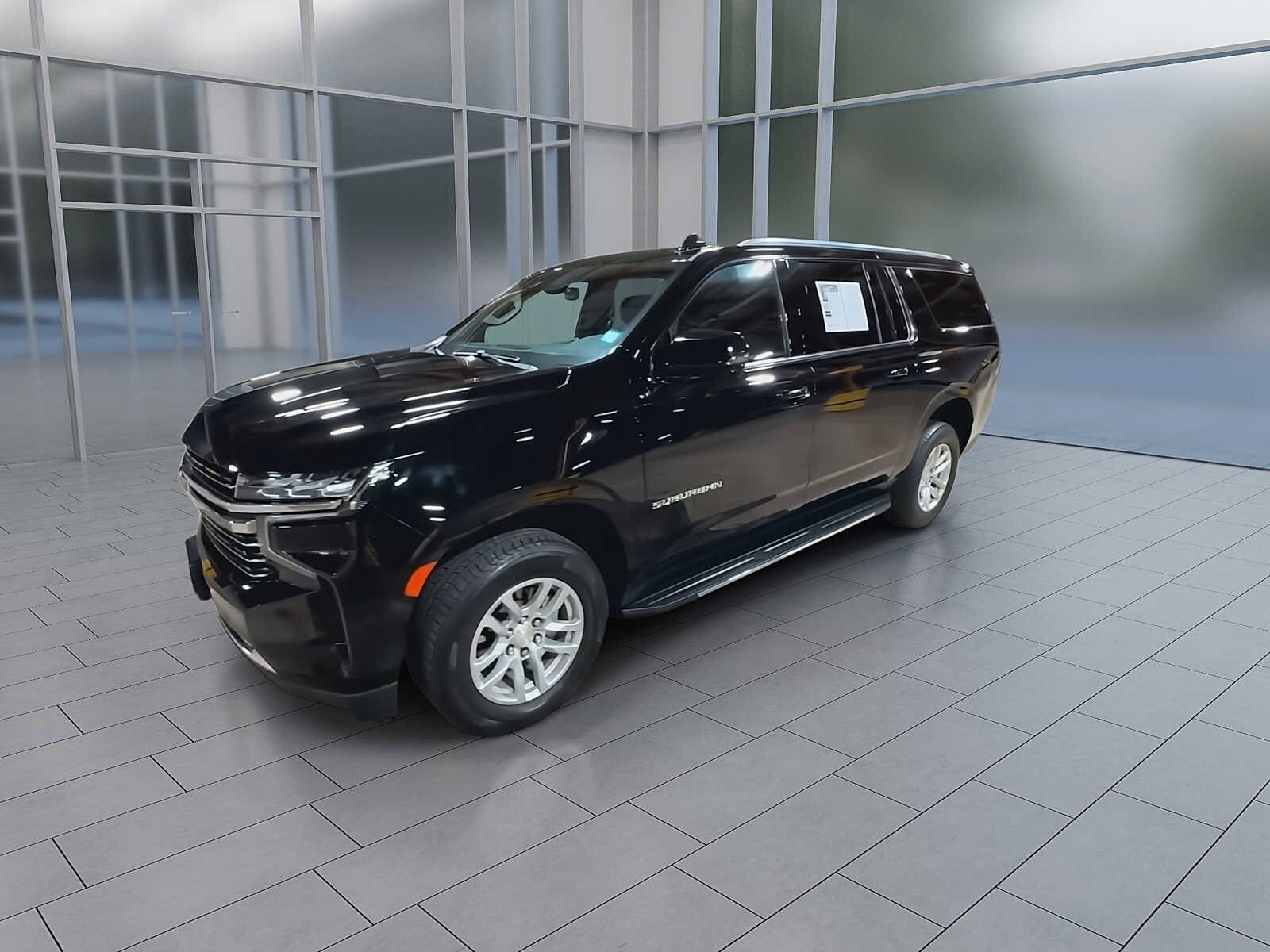 2022 Chevrolet Suburban LT photo 4