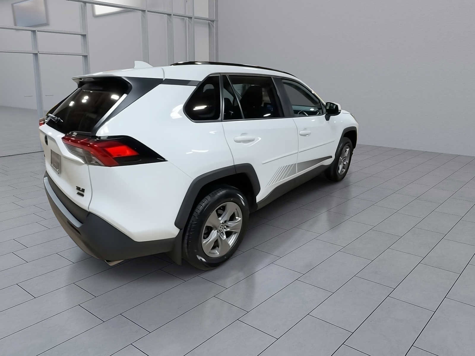 Thumbnail: 2022 Toyota RAV4 - 8