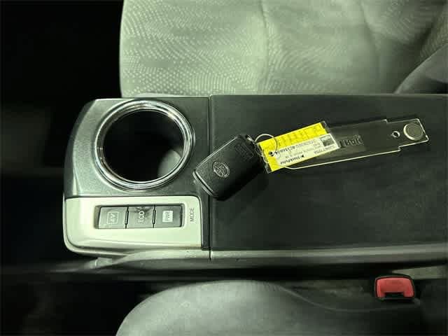 Thumbnail: 2012 Toyota Prius v - 29