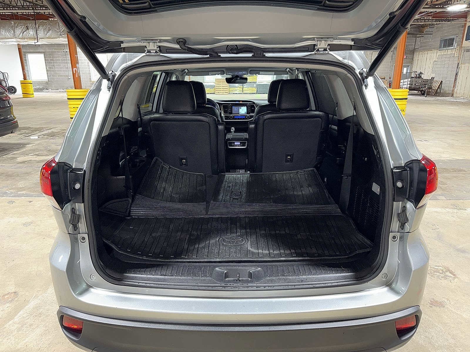 Thumbnail: 2019 Toyota Highlander - 11