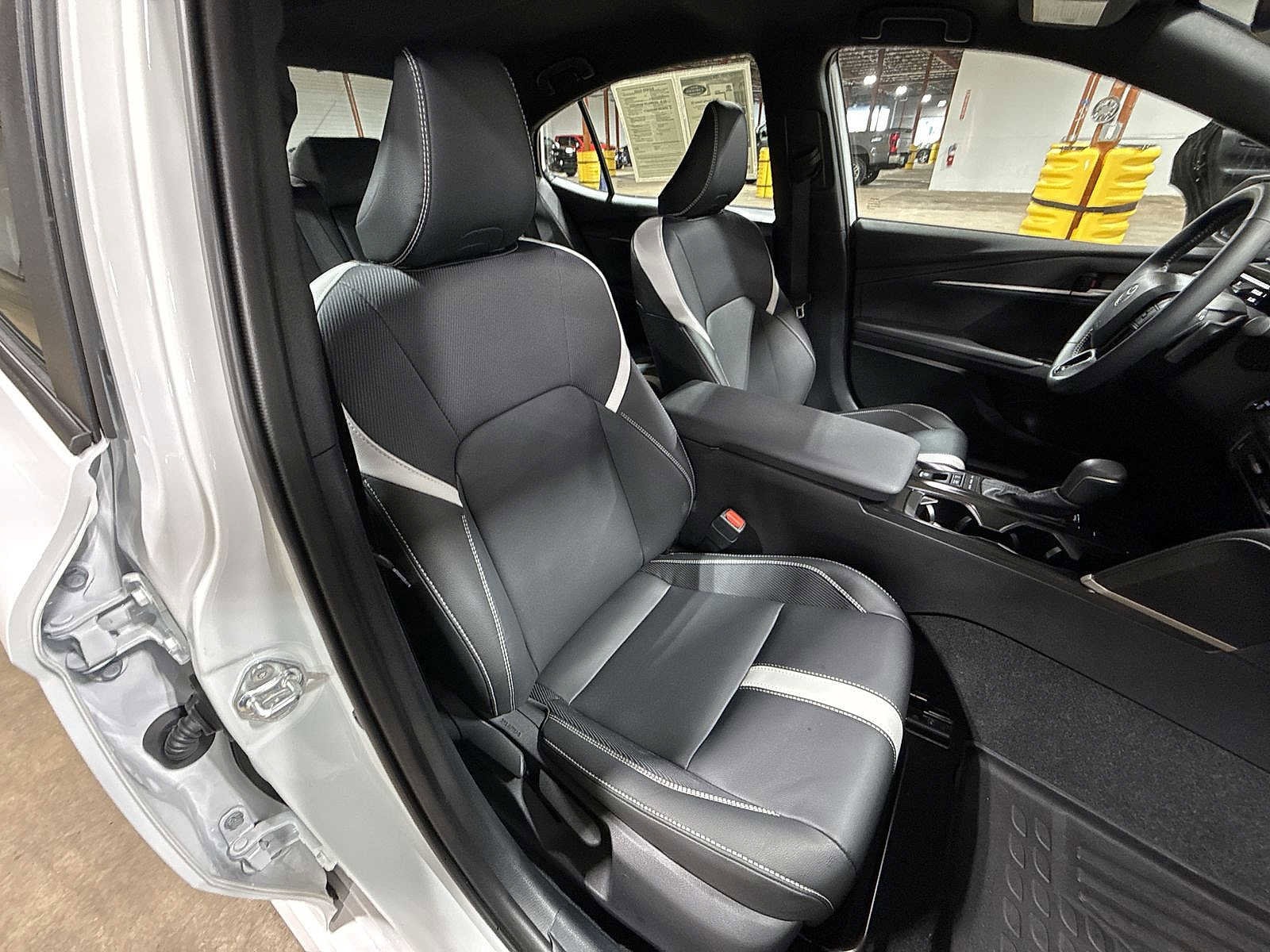 Thumbnail: 2025 Toyota Camry - 16