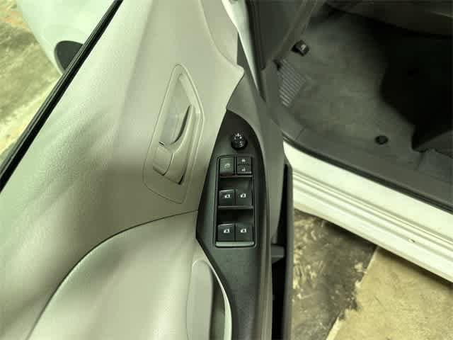 2020 Toyota Sienna SE 23