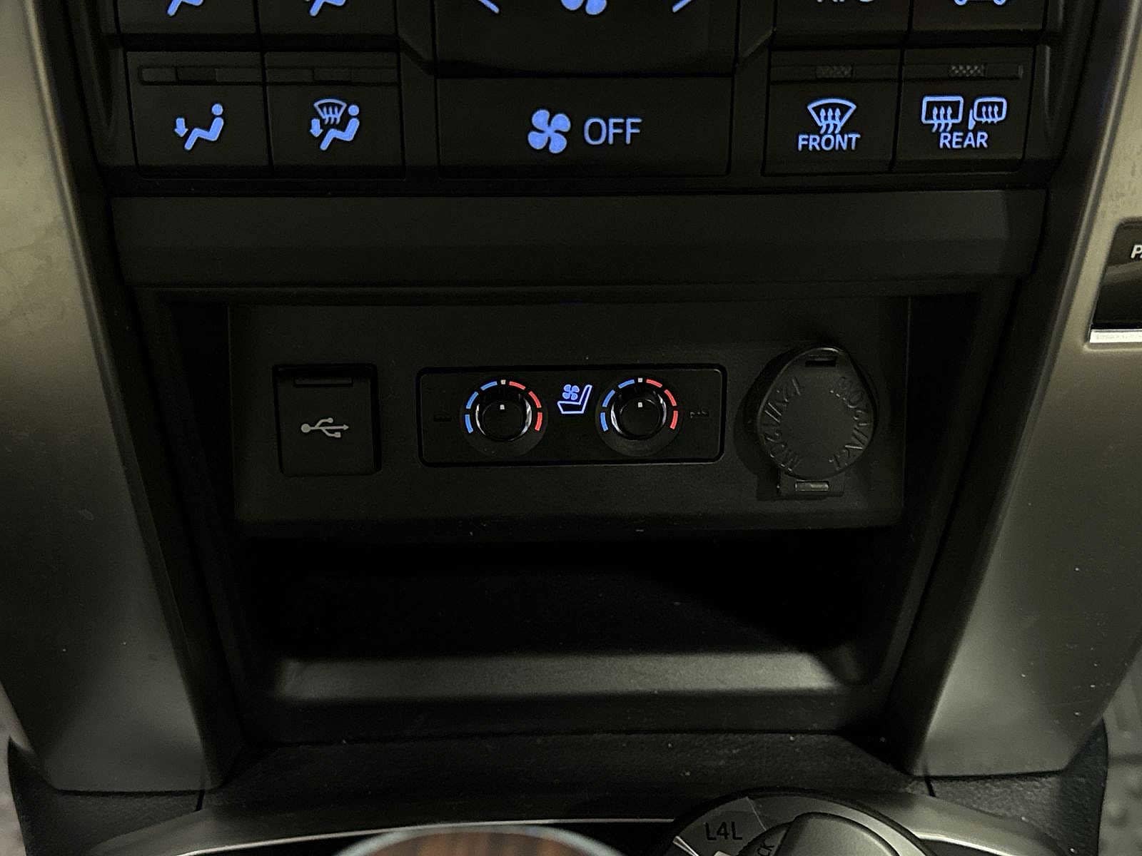 Thumbnail: 2023 Toyota 4Runner - 34