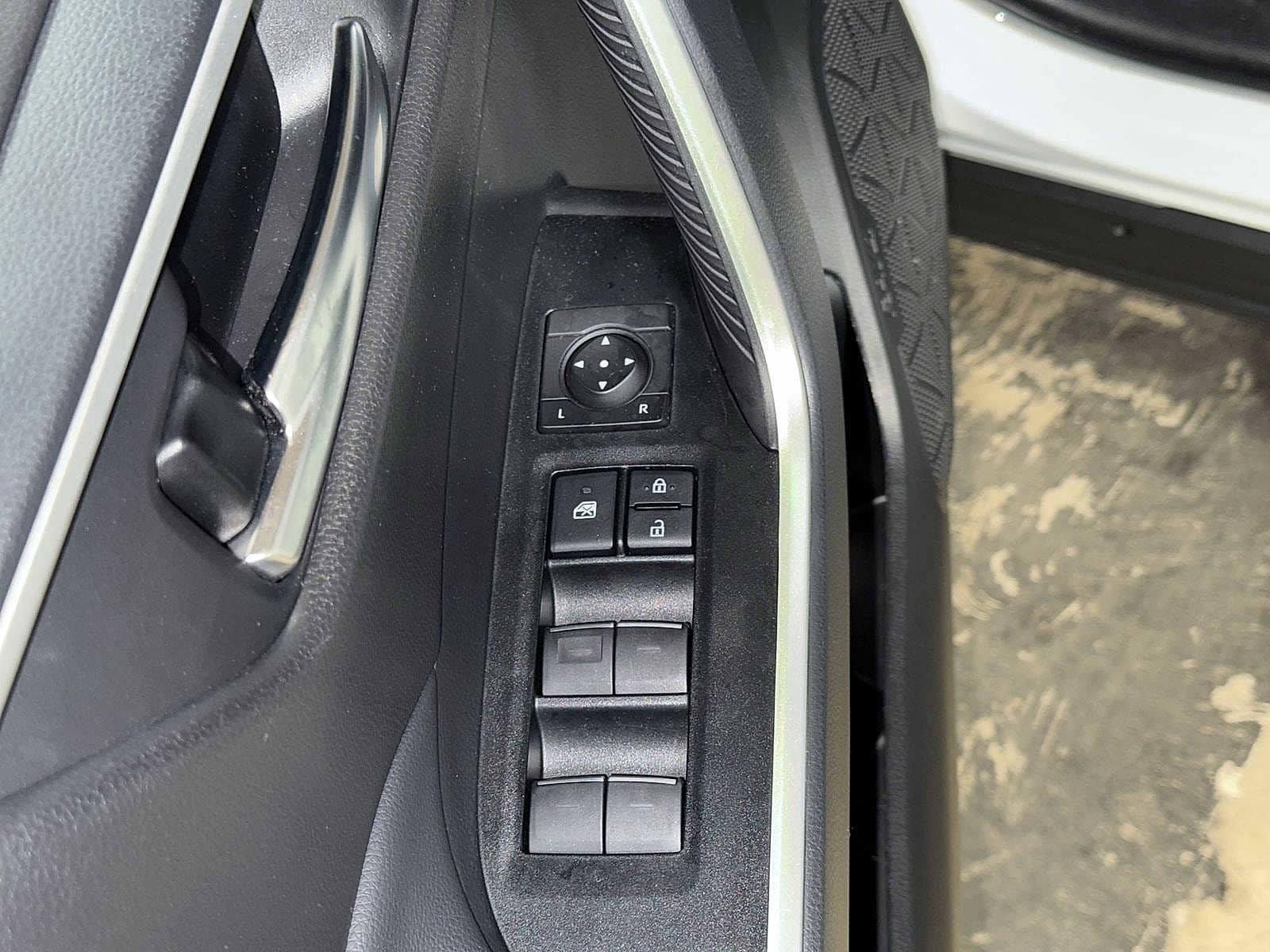 Thumbnail: 2025 Toyota RAV4 - 22