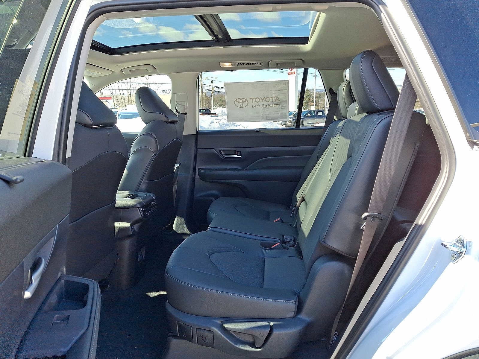 Thumbnail: 2026 Toyota Grand Highlander - 13