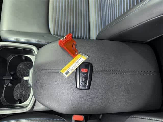 Thumbnail: 2022 Toyota RAV4 - 34