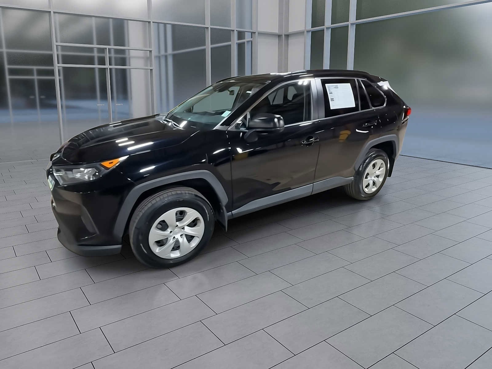 Thumbnail: 2021 Toyota RAV4 - 4