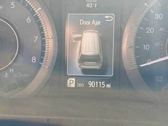 Thumbnail: 2018 Toyota Sienna - 8