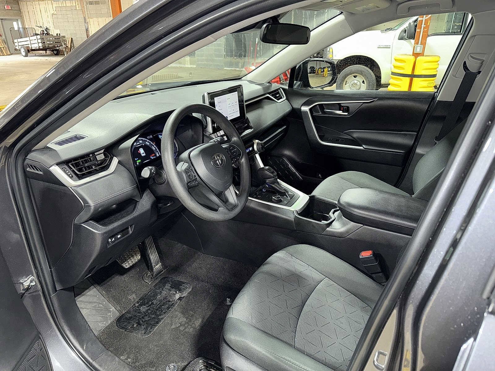 Thumbnail: 2024 Toyota RAV4 - 29