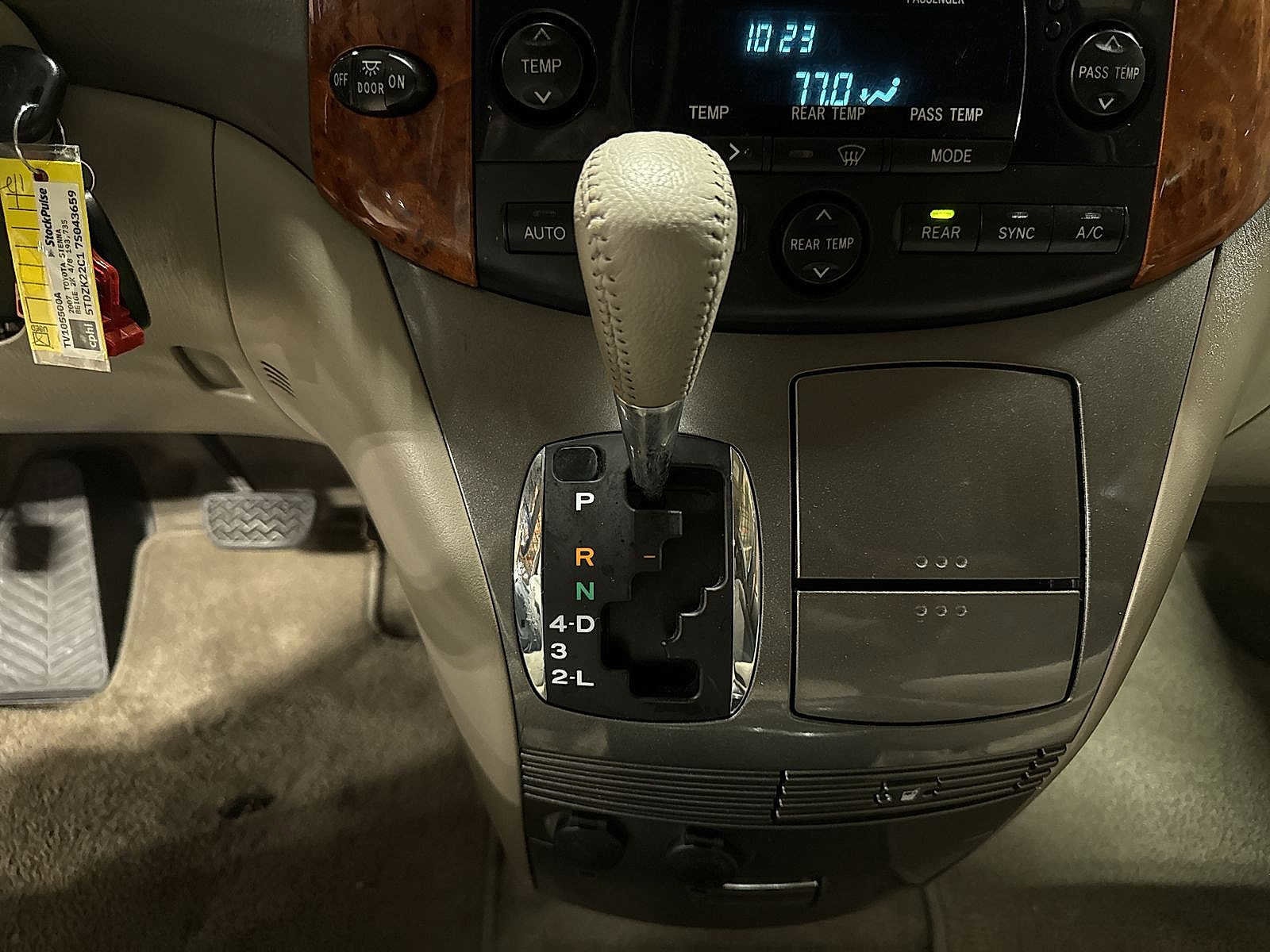 Thumbnail: 2007 Toyota Sienna - 30