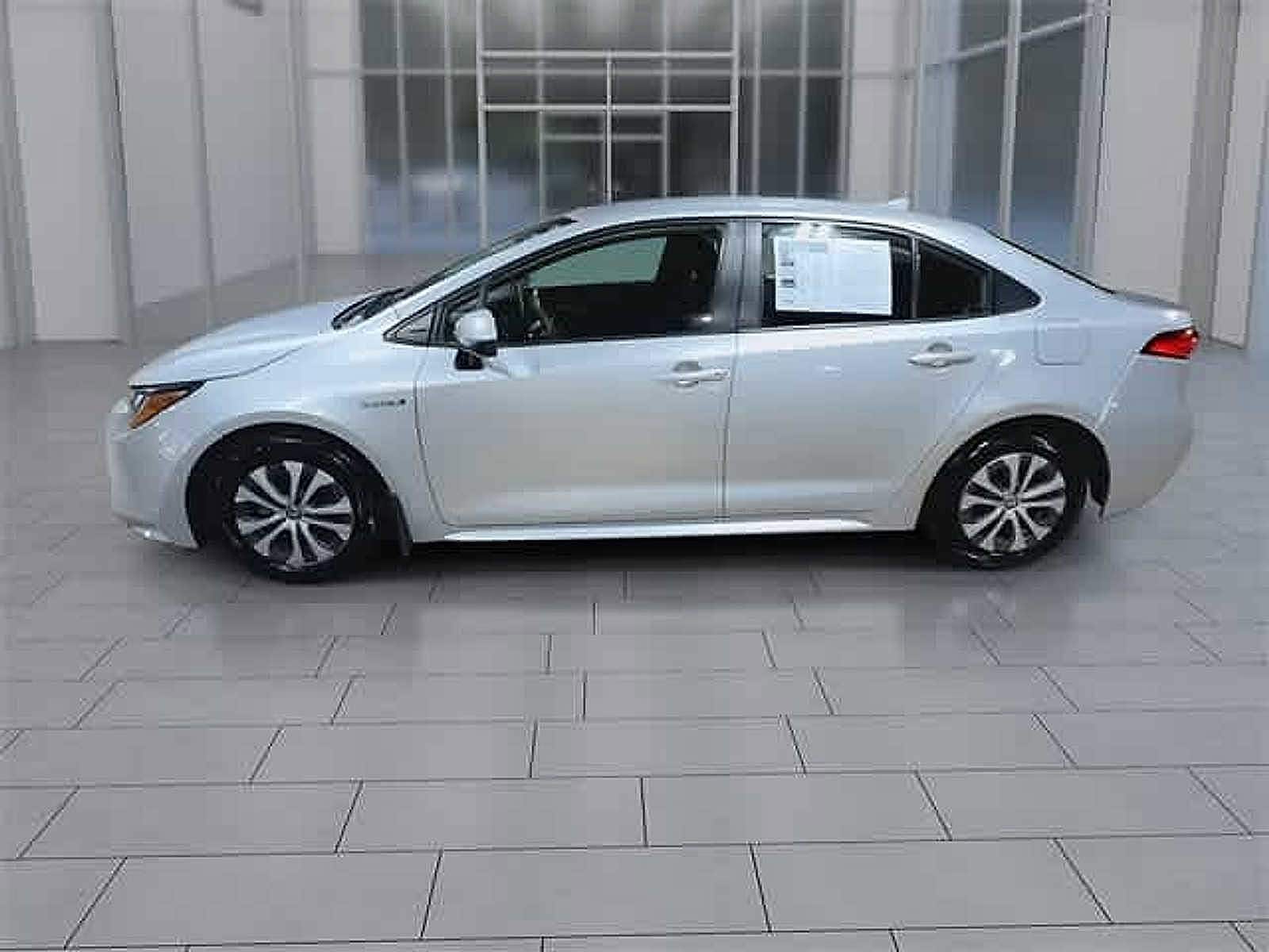Thumbnail: 2021 Toyota Corolla - 10