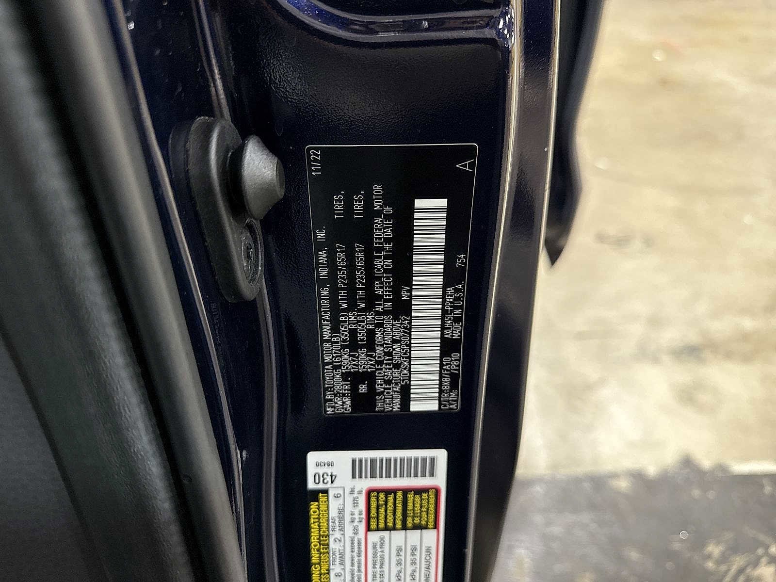 Thumbnail: 2023 Toyota Sienna - 14