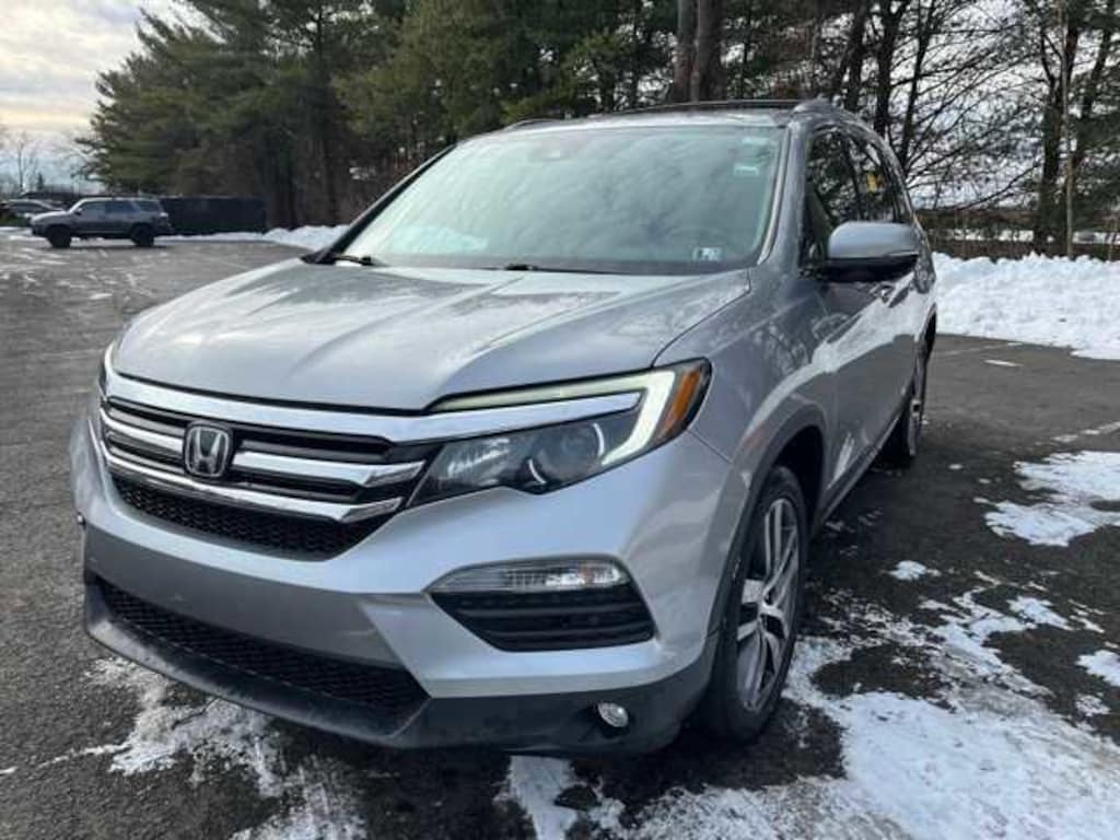 Used 2016 Honda Pilot Touring AWD SUV