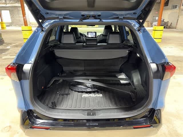 Thumbnail: 2022 Toyota RAV4 - 10