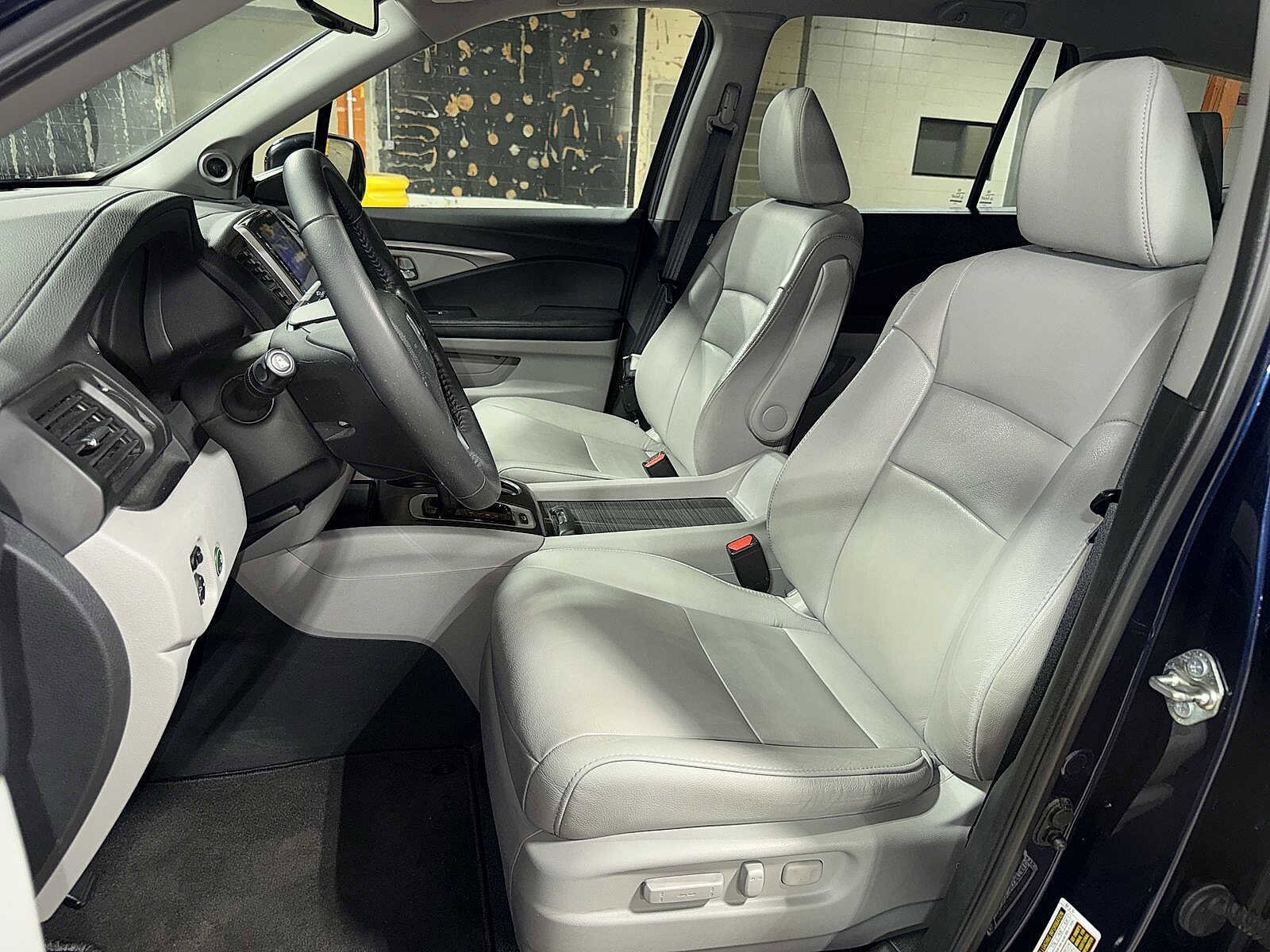 Thumbnail: 2017 Honda Pilot - 15