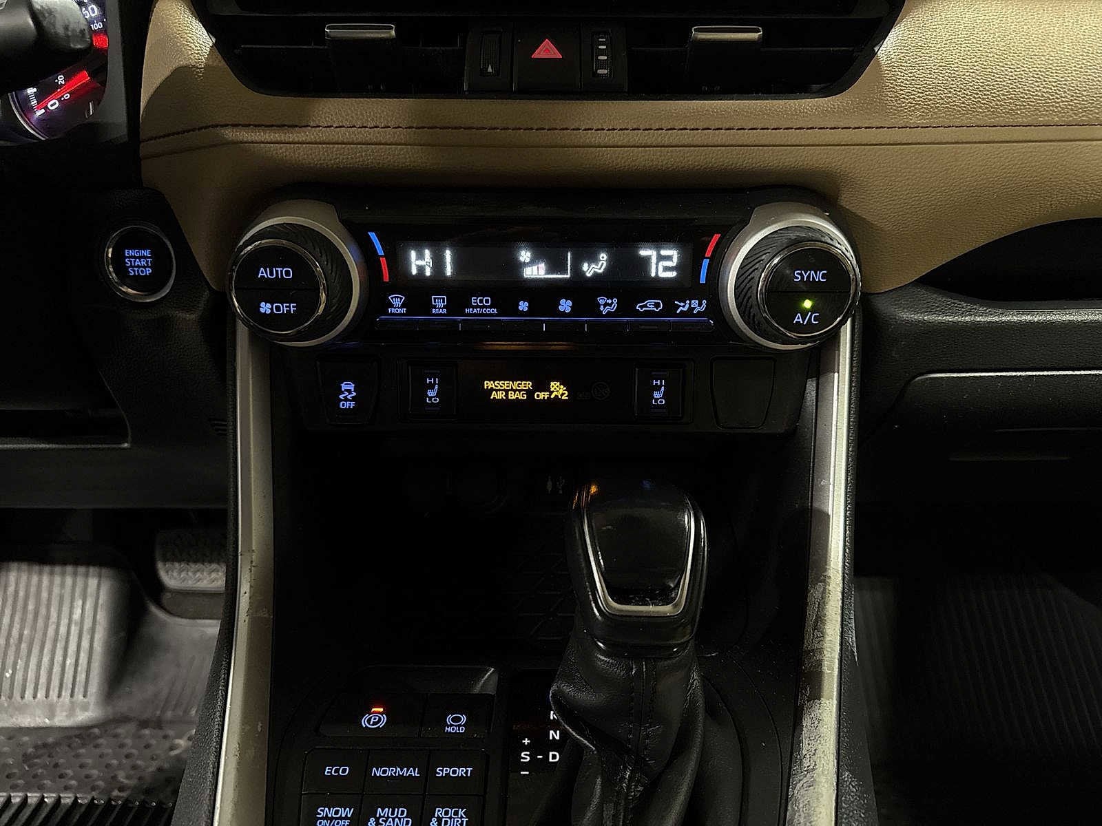 Thumbnail: 2019 Toyota RAV4 - 21