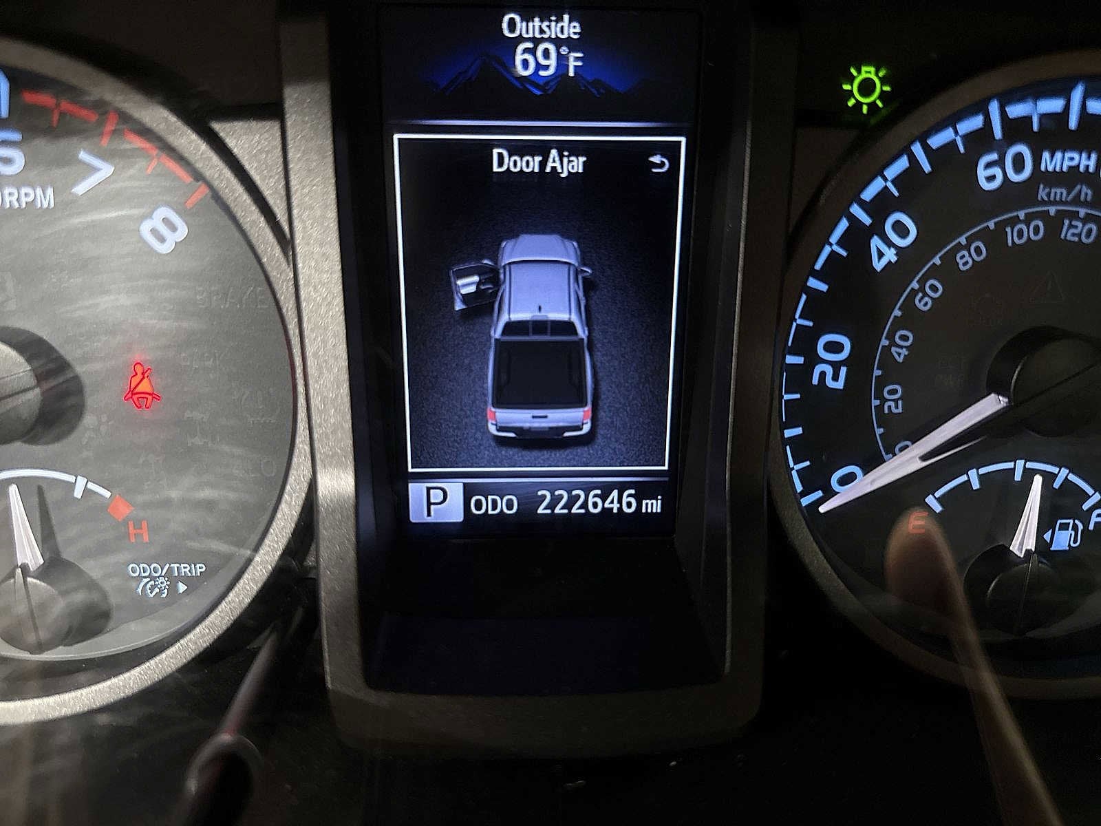 Thumbnail: 2016 Toyota Tacoma - 19