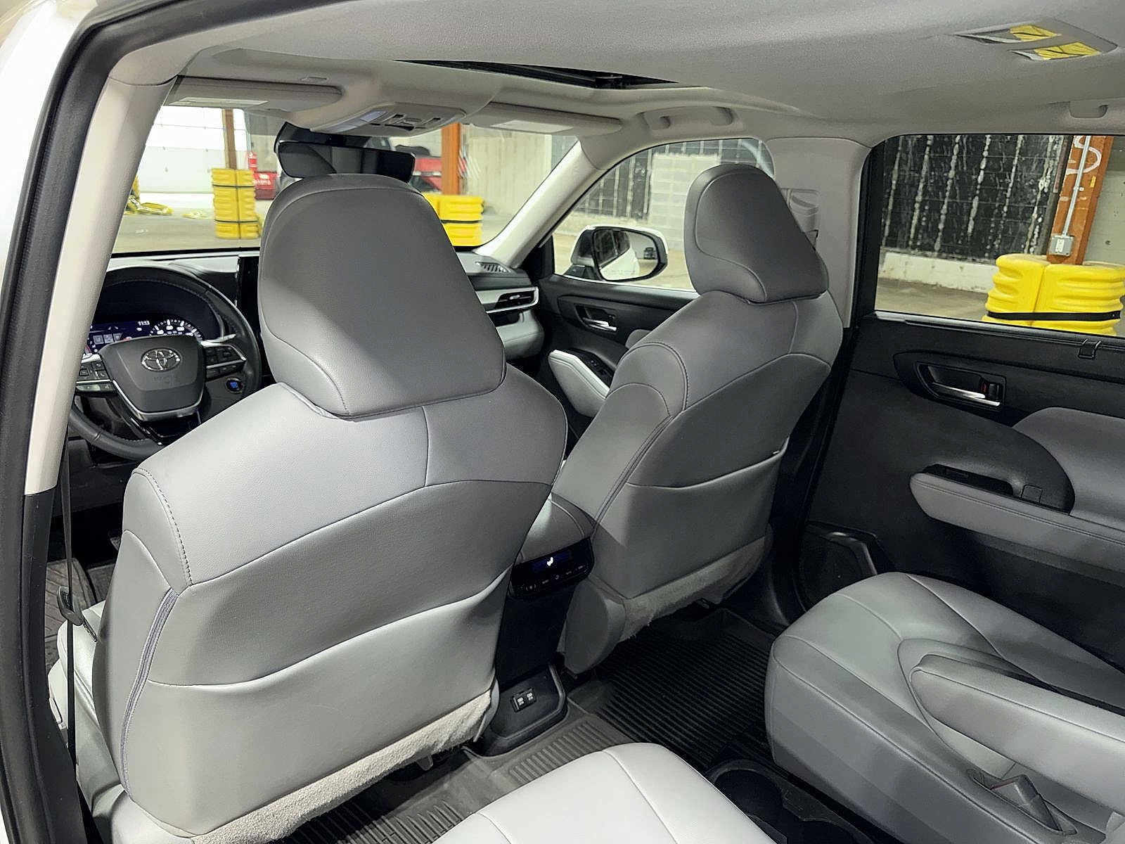 Thumbnail: 2021 Toyota Highlander - 29