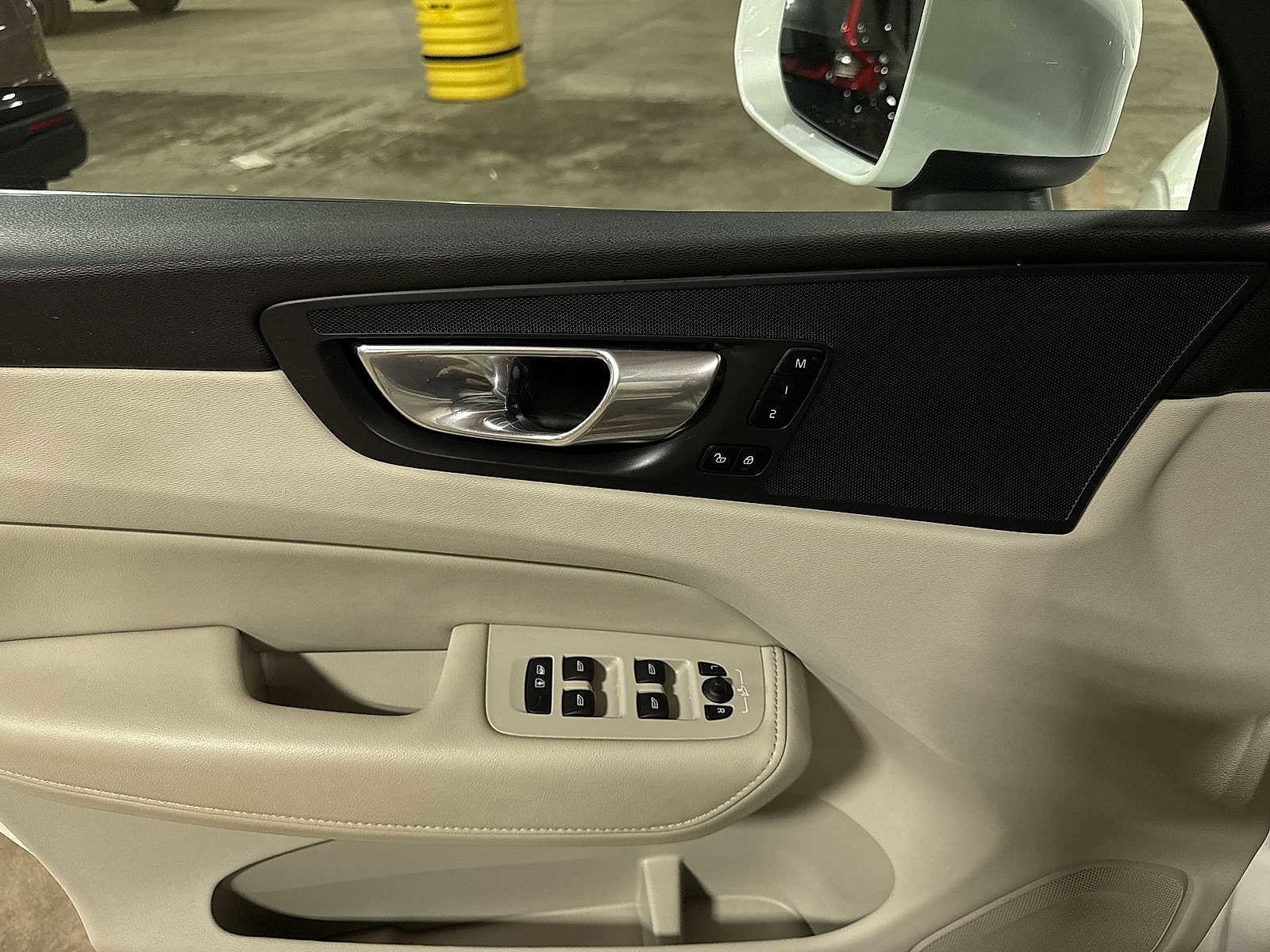 Thumbnail: 2023 Volvo XC60 - 23