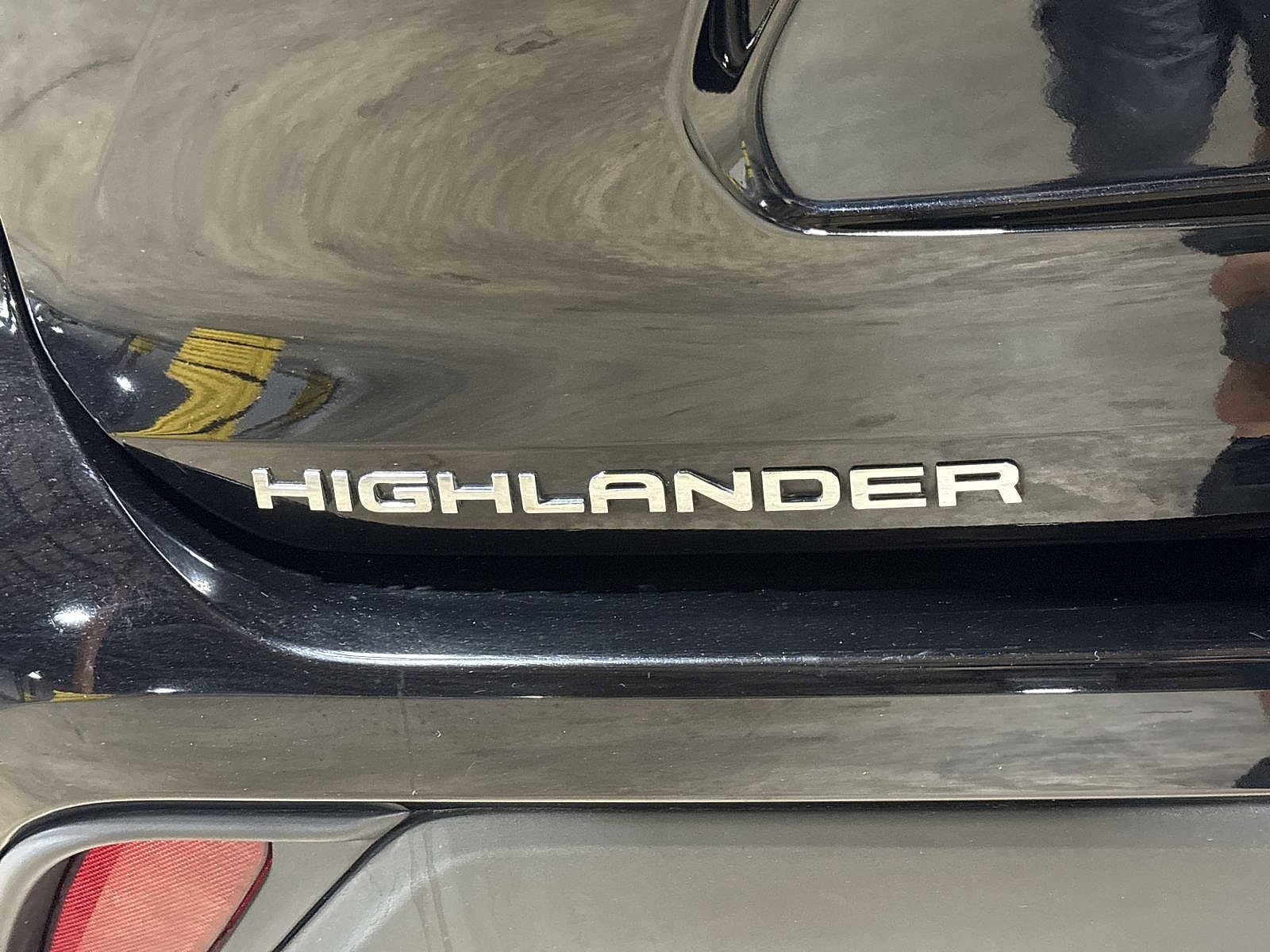 Thumbnail: 2023 Toyota Highlander - 26