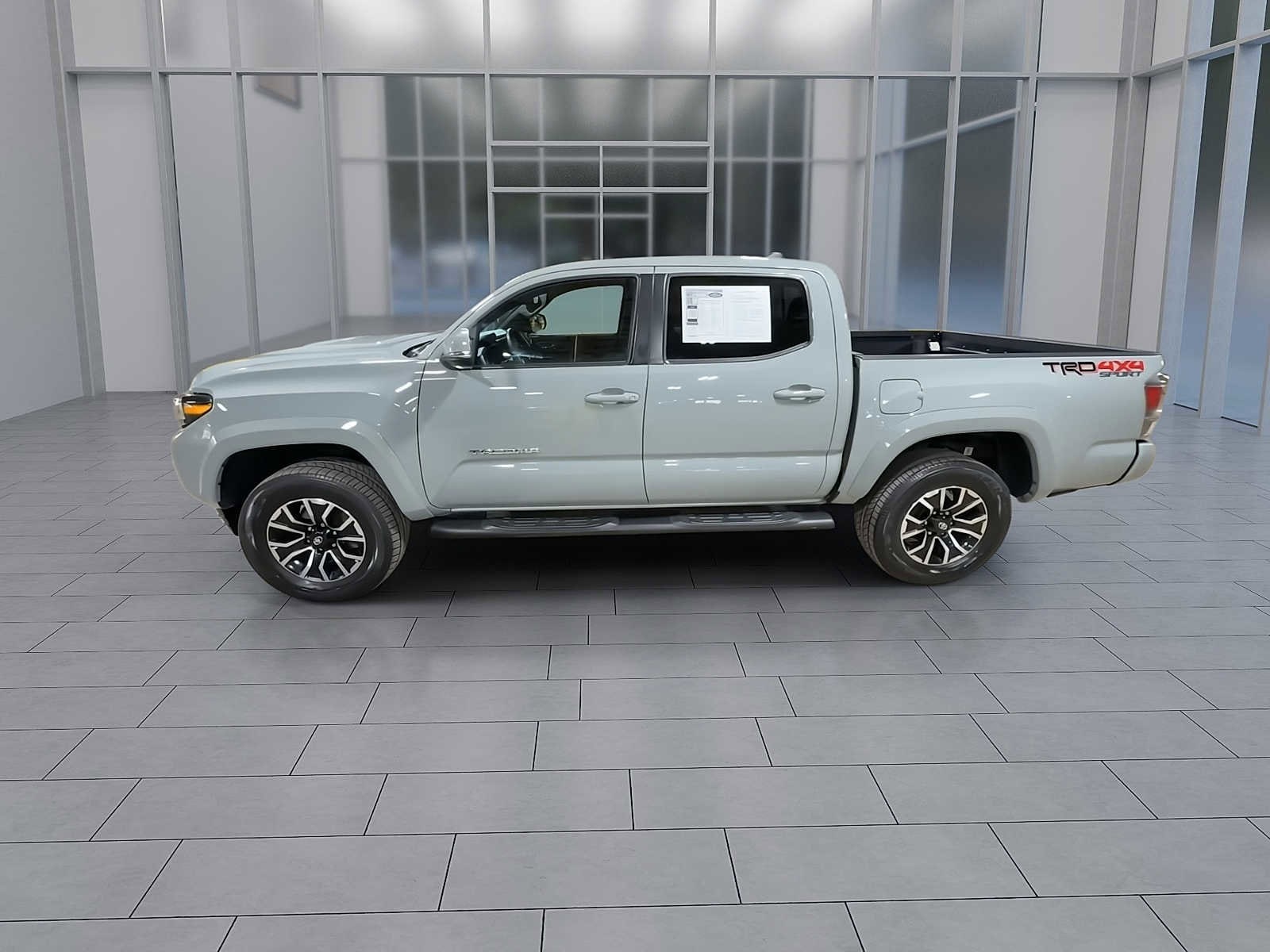 Thumbnail: 2022 Toyota Tacoma - 5
