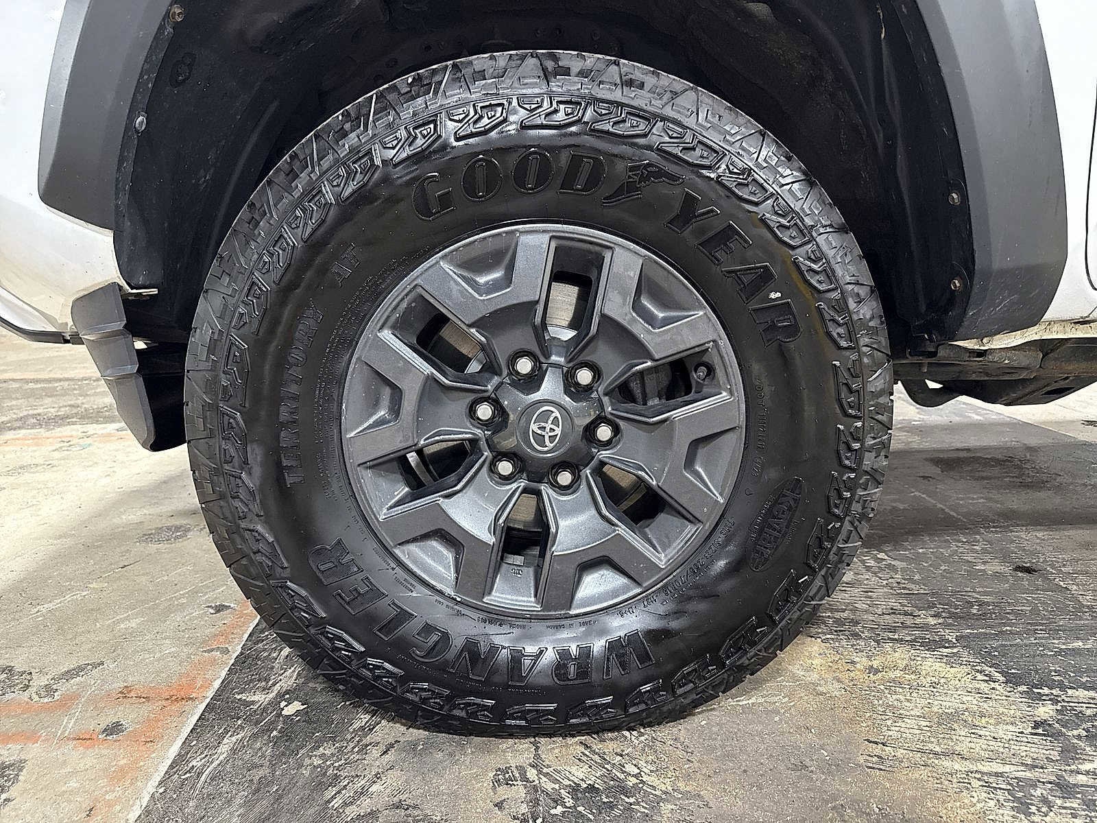 Thumbnail: 2021 Toyota Tacoma - 10