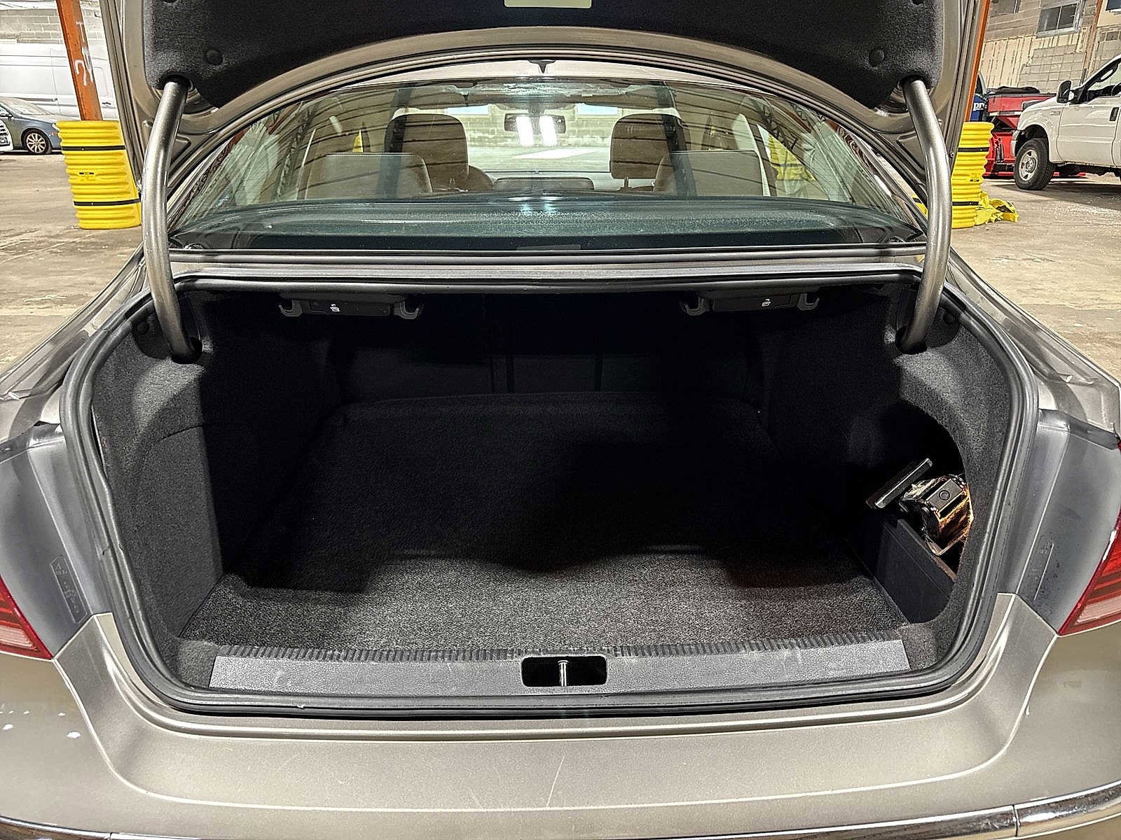 Thumbnail: 2013 Volkswagen CC - 11