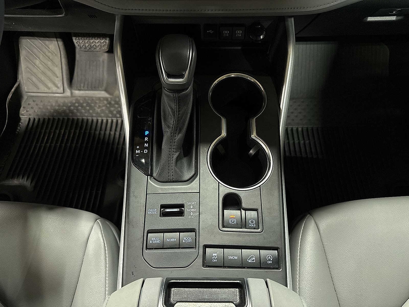 Thumbnail: 2021 Toyota Highlander - 32