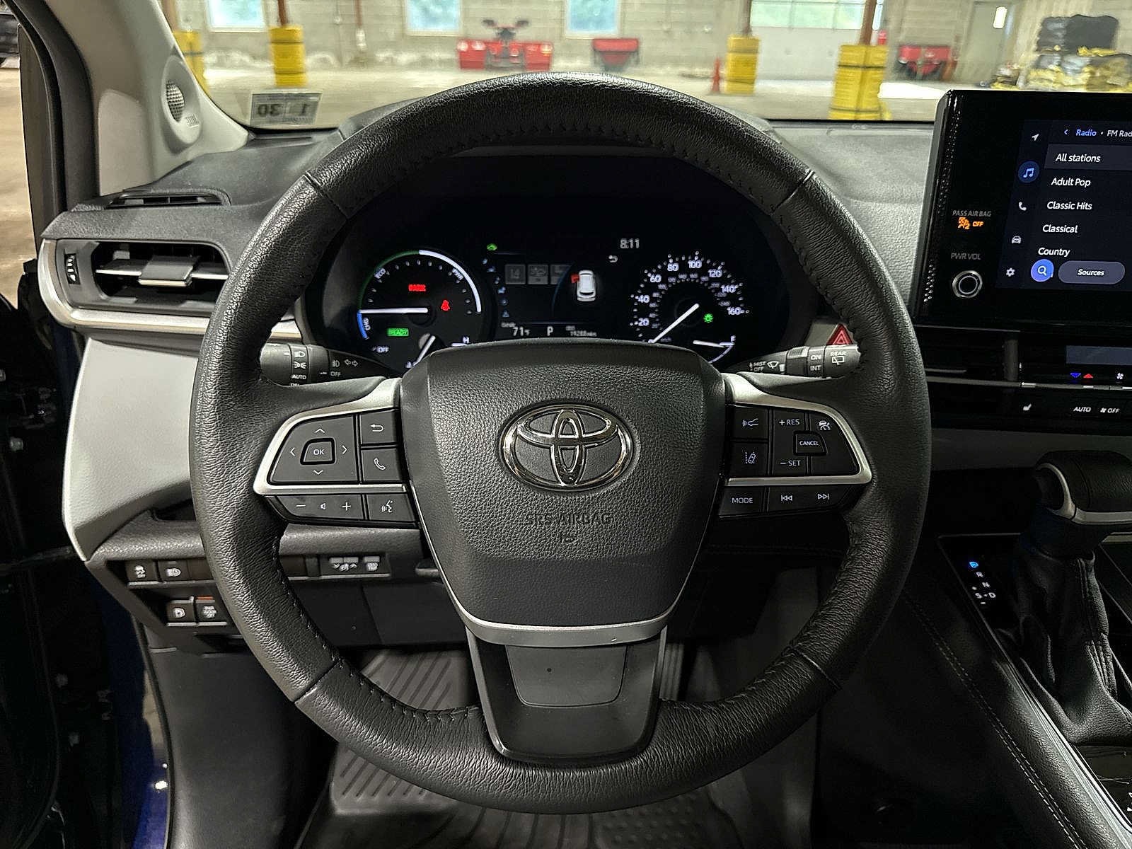 Thumbnail: 2025 Toyota Sienna - 18
