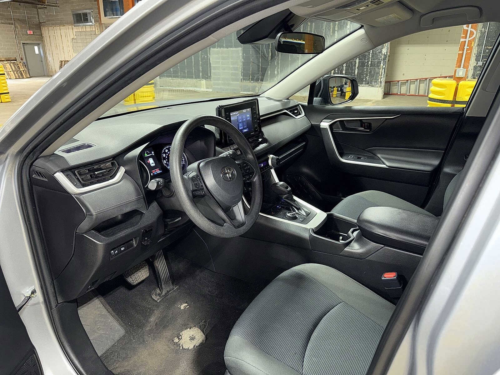 Thumbnail: 2022 Toyota RAV4 - 27