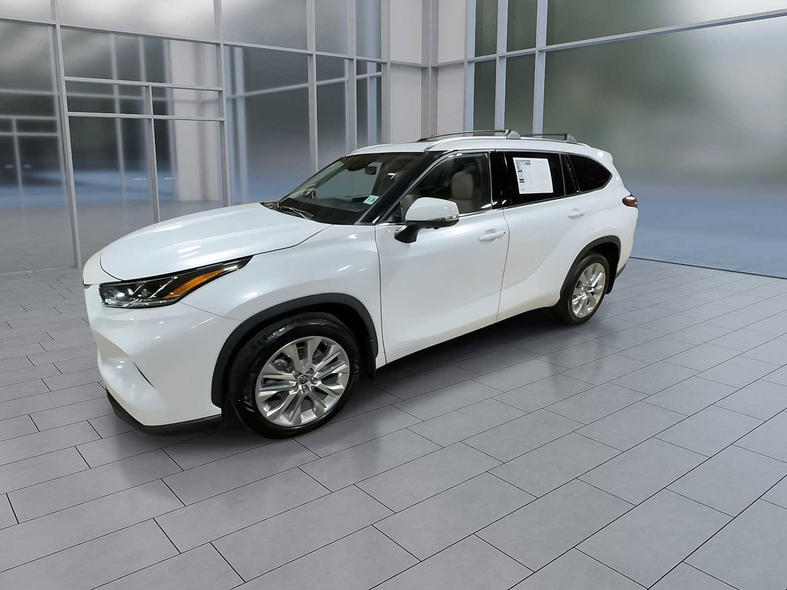 Thumbnail: 2023 Toyota Highlander - 4