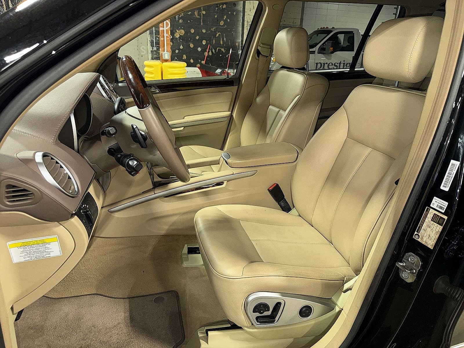 Thumbnail: 2011 Mercedes-Benz GL-Class - 15