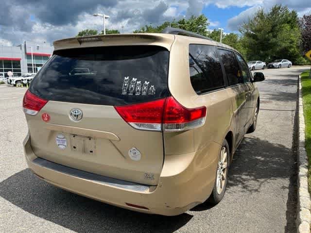 Thumbnail: 2011 Toyota Sienna - 4