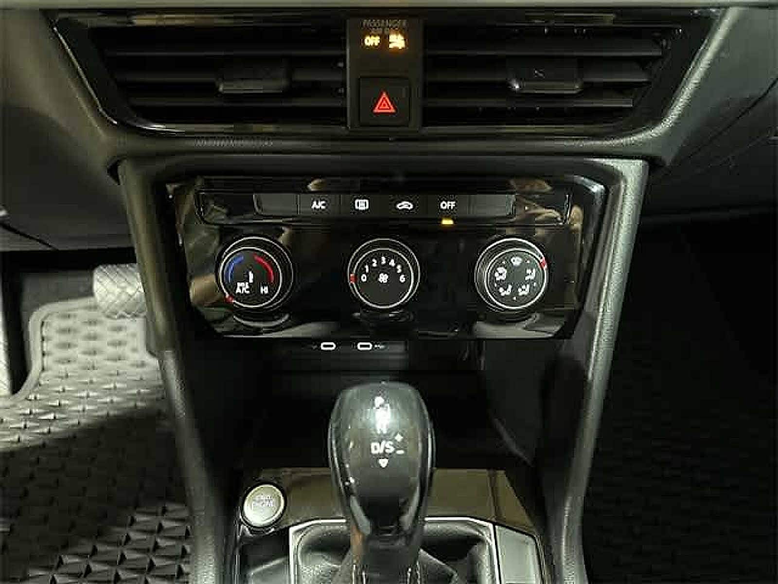 Thumbnail: 2023 Volkswagen Taos - 30