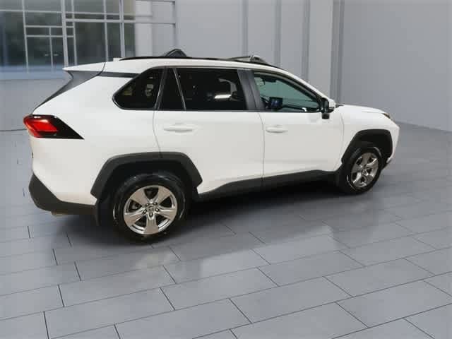 2022 Toyota RAV4 XLE 9