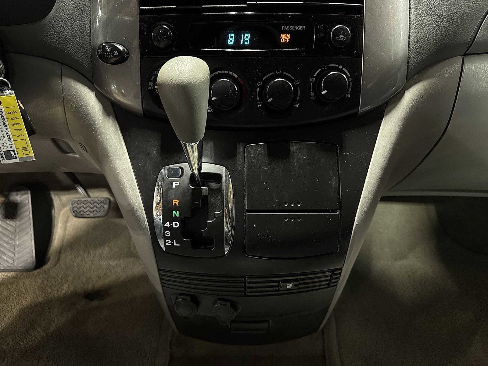 Thumbnail: 2006 Toyota Sienna - 27
